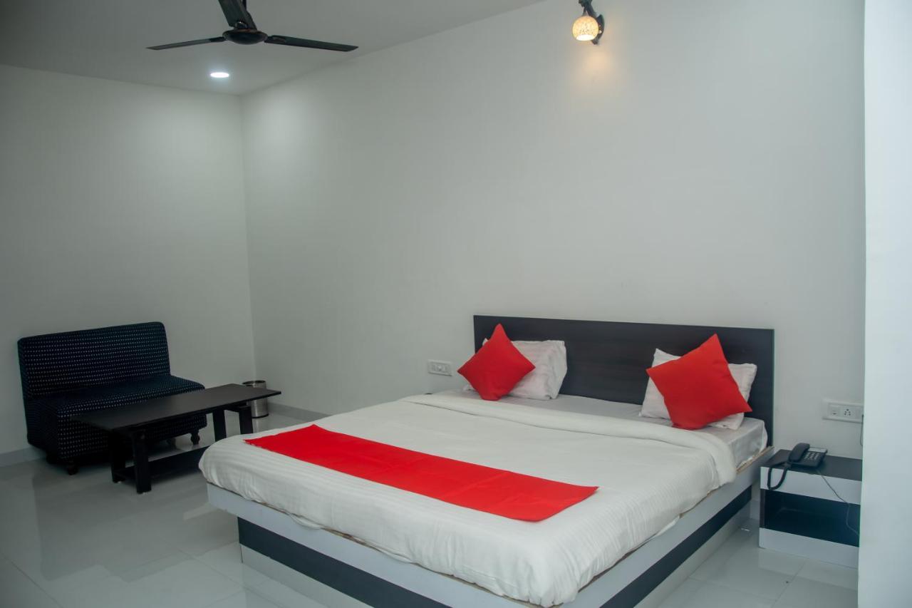 Hotel Deendayal Korba Bagian luar foto