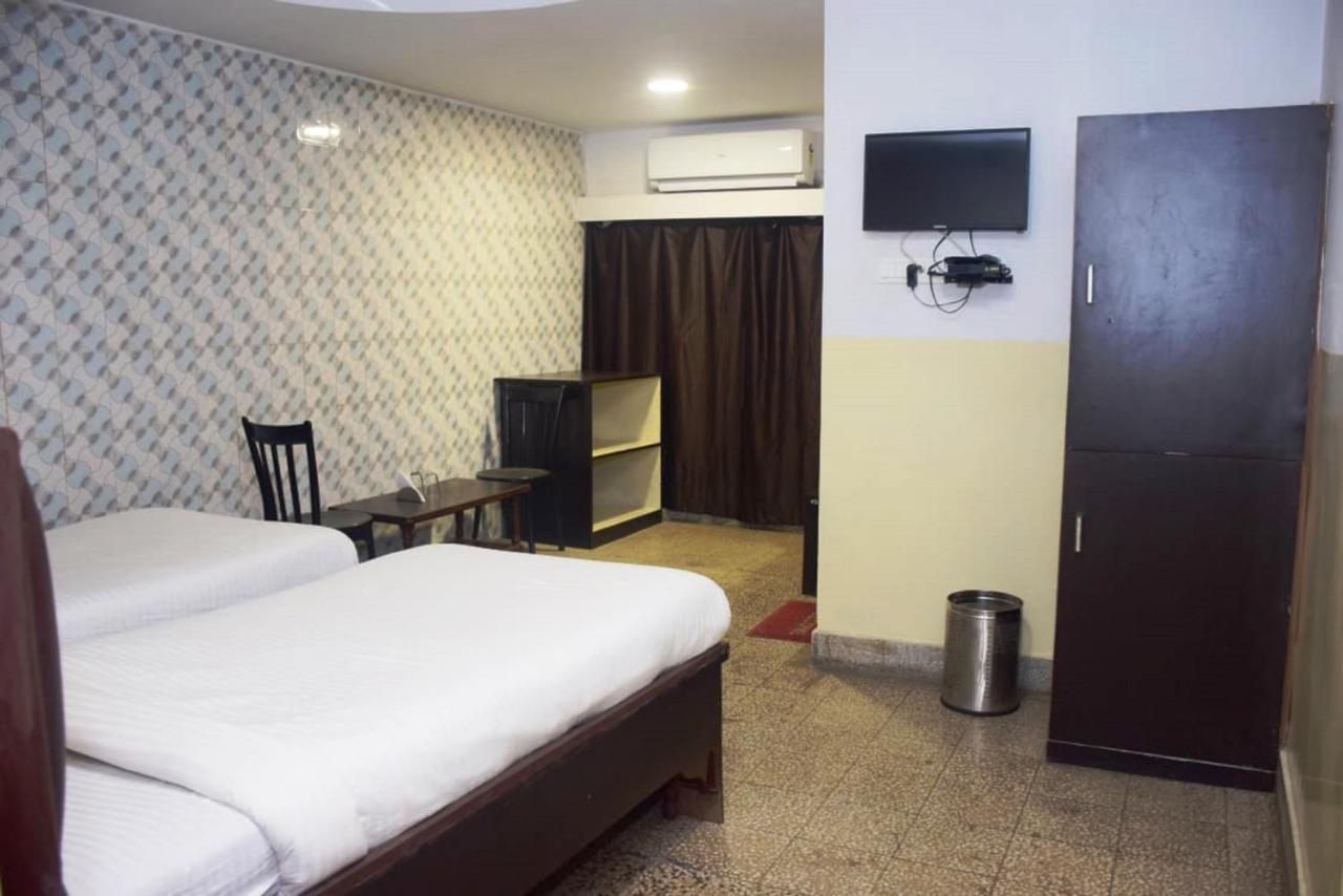 Hotel Deendayal Korba Bagian luar foto