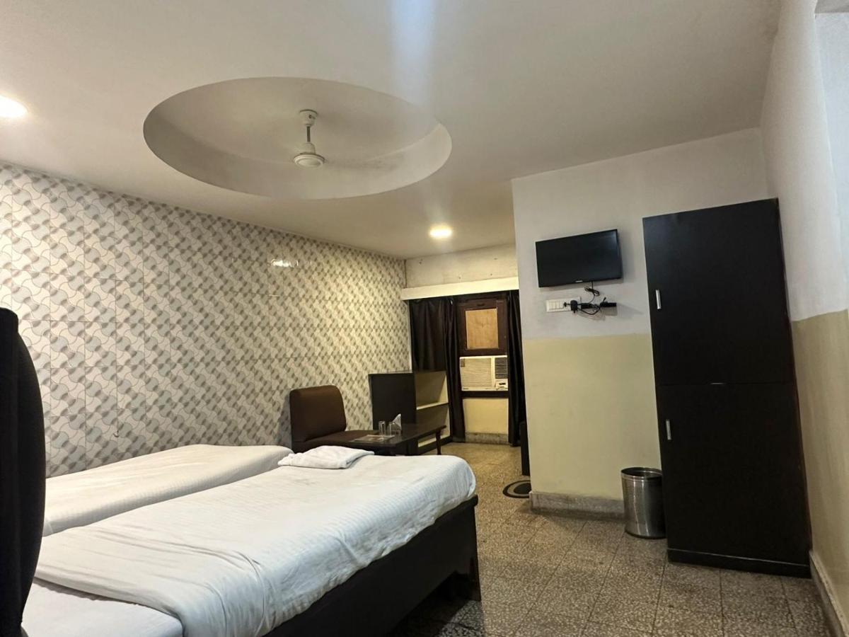 Hotel Deendayal Korba Bagian luar foto
