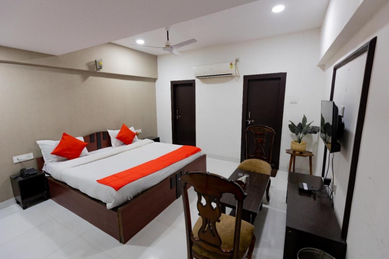 Hotel Deendayal Korba Bagian luar foto