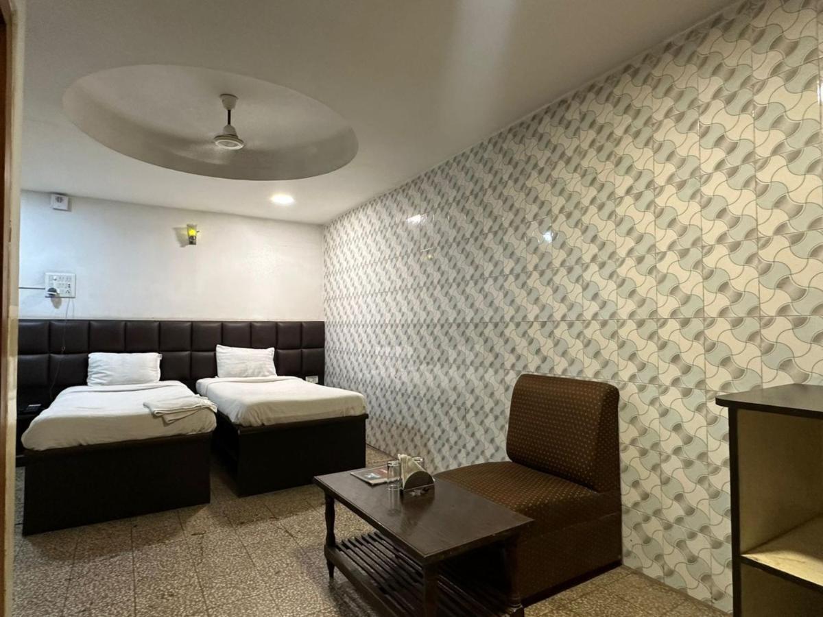 Hotel Deendayal Korba Bagian luar foto